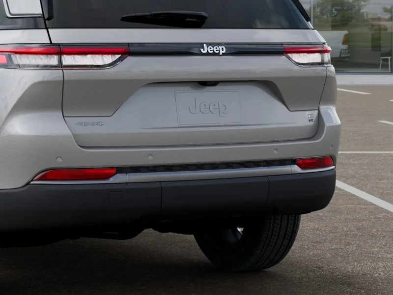 New 2026 Silver Zynith Exterior Paint Jeep 85th Anniversary Edition image 46
