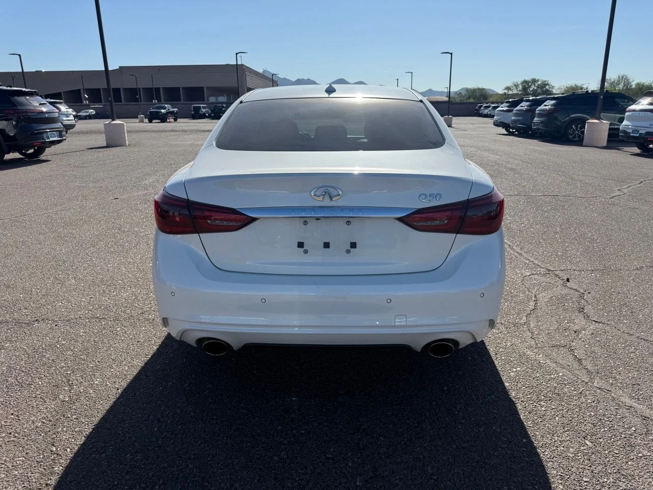 Used 2024 Majestic White INFINITI Luxe image 6