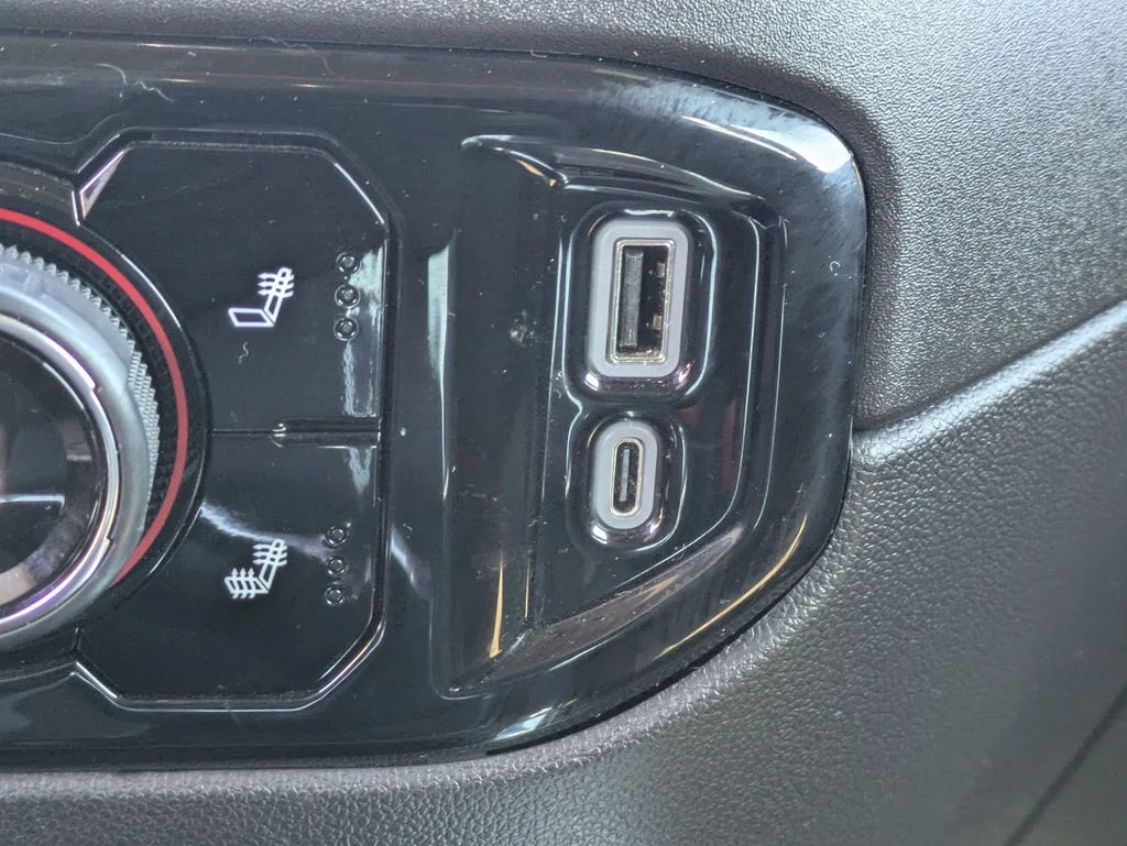 Used 2024 White Chevrolet RST image 27