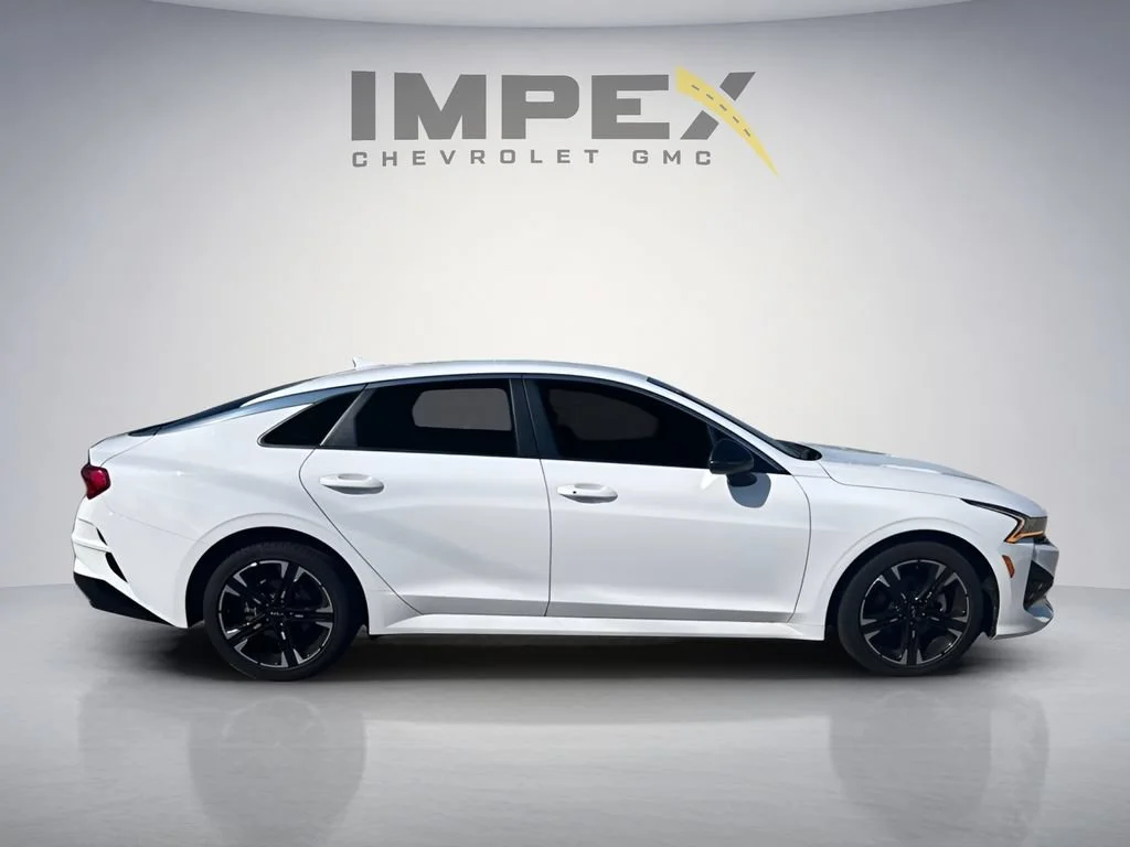 Used 2024 White Kia GT-Line image 6