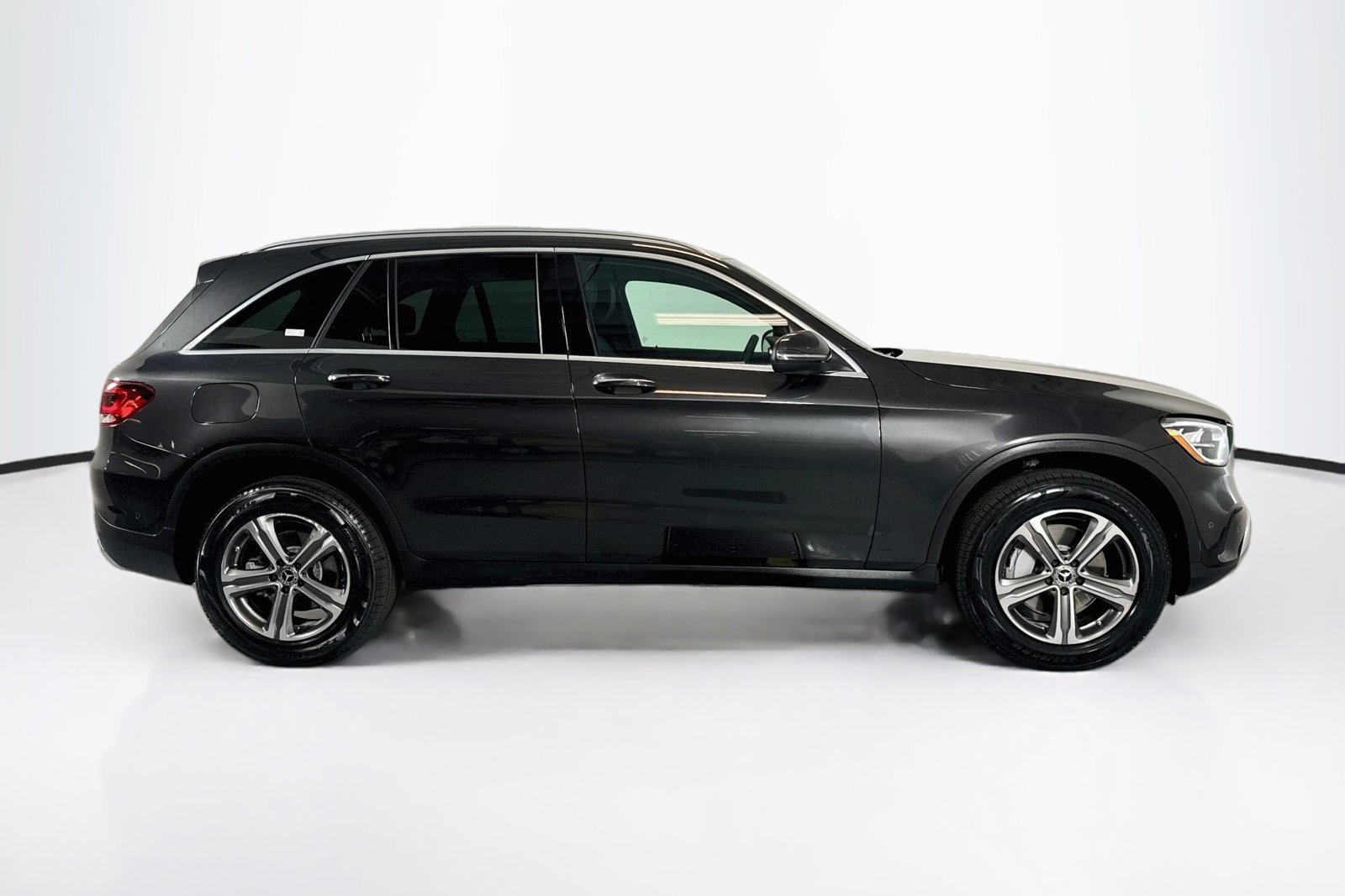 Certified Used 2022 Graphite Grey Metallic Mercedes-Benz GLC 300 image 4