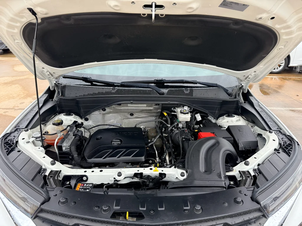 Used 2021 Summit White Chevrolet LT image 30