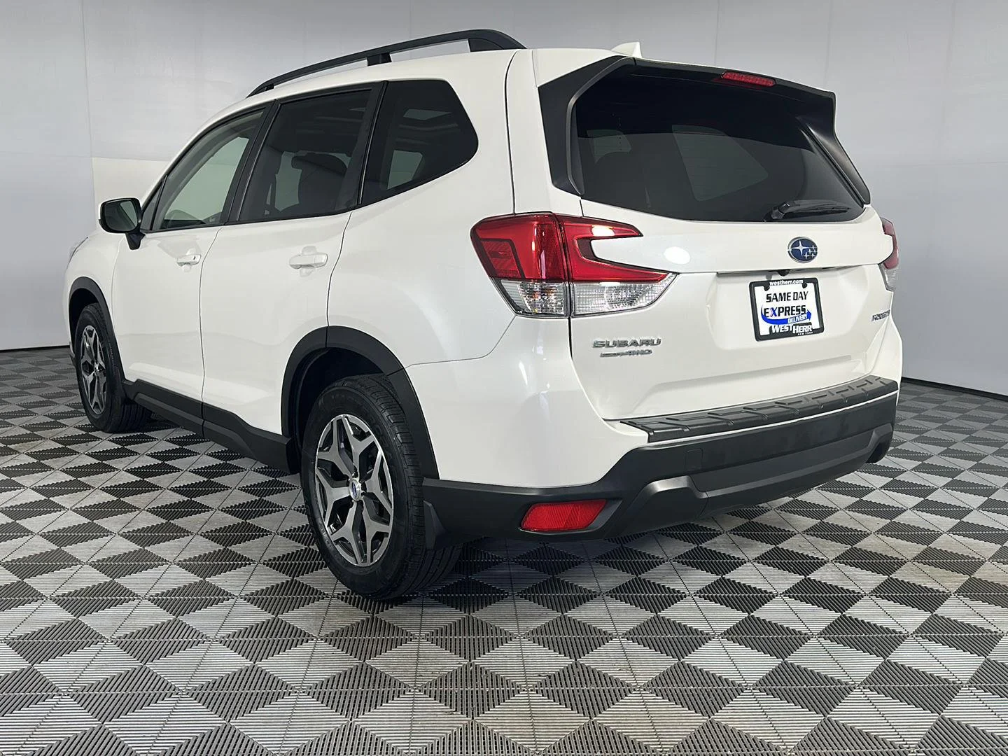 Used 2020 Crystal White Pearl Subaru Premium image 5