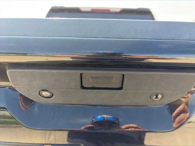 Used 2020 Black GMC SLE image 32