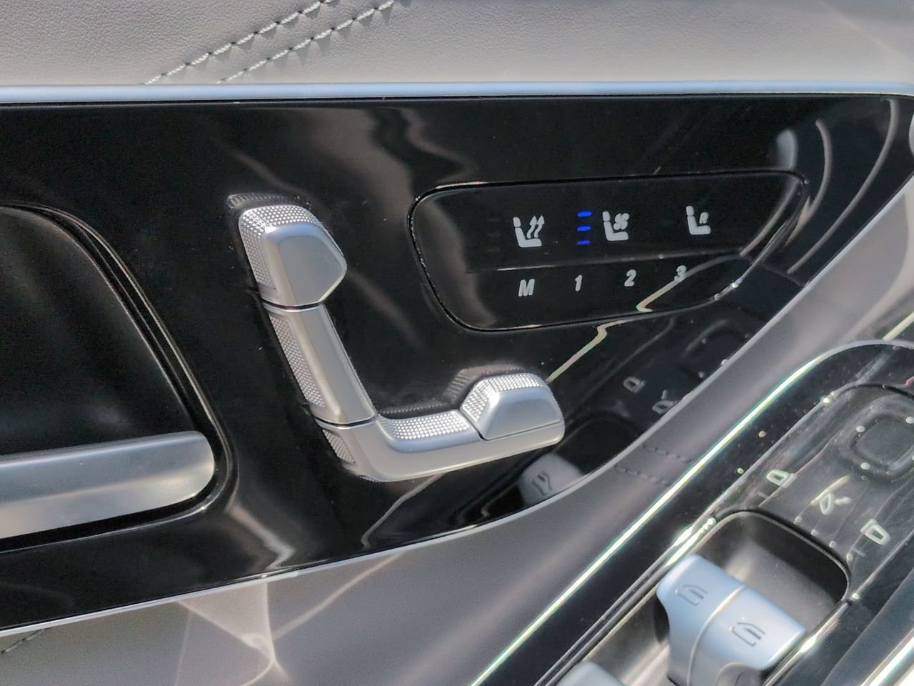 Used 2023 Obsidian Black Mercedes-Benz Maybach S 680 image 19