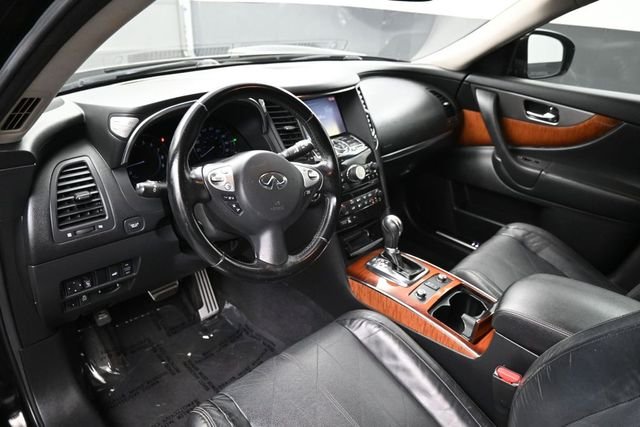 Used 2016 Black INFINITI Base image 25
