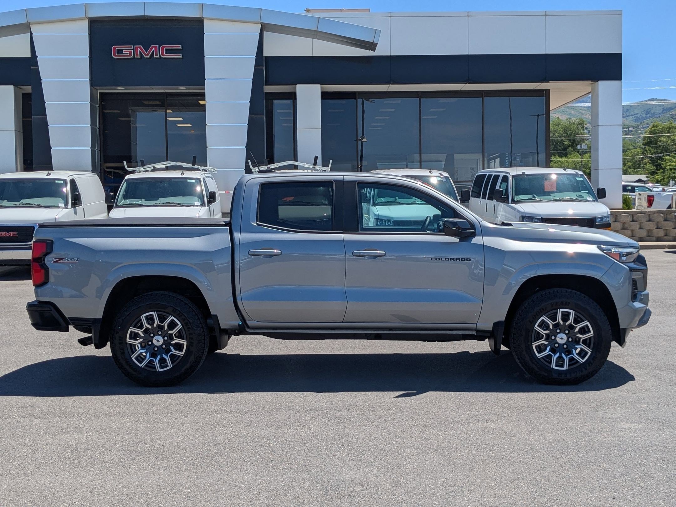 Certified Used 2025 Sterling Gray Metallic Chevrolet Z71 image 6