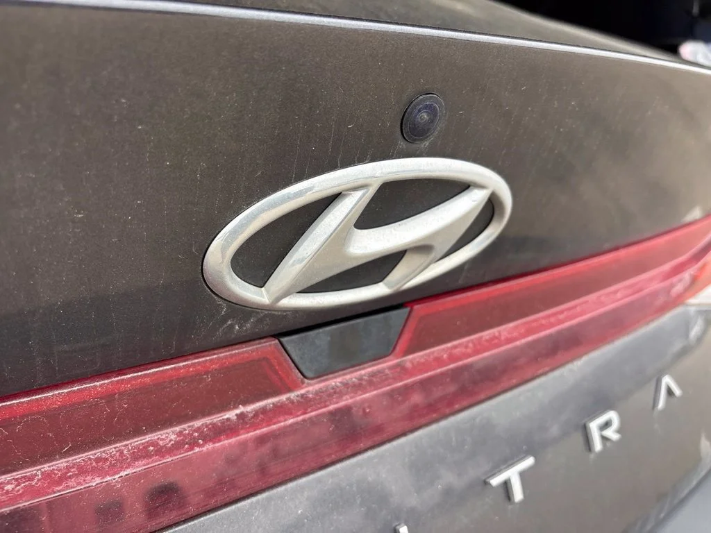 Used 2021  Hyundai SE image 9