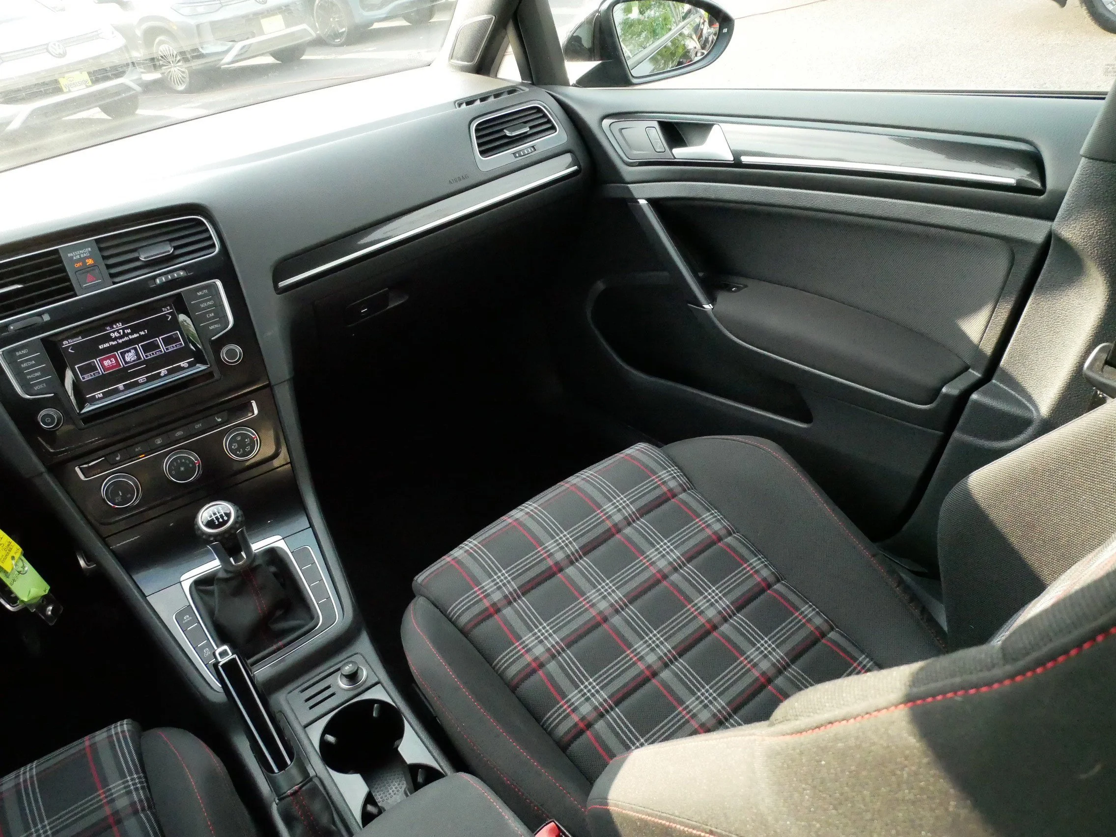 Used 2015 Deep Black Pearl Volkswagen S image 11