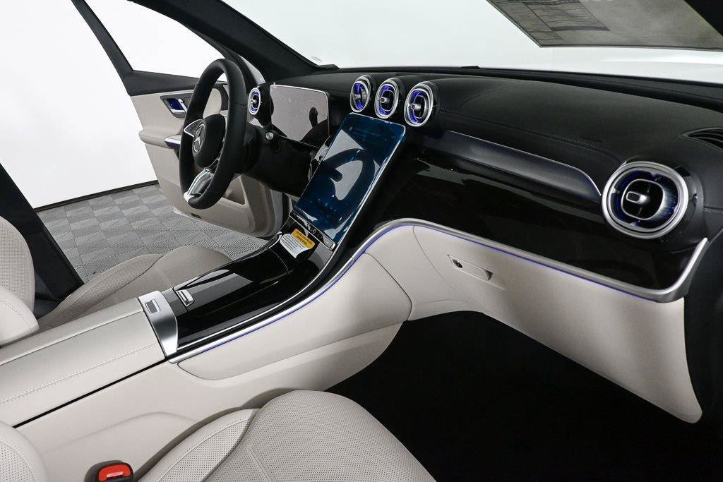 New 2027 MANUFAKTUR Moonlight White Metallic Mercedes-Benz GLC 300 image 60