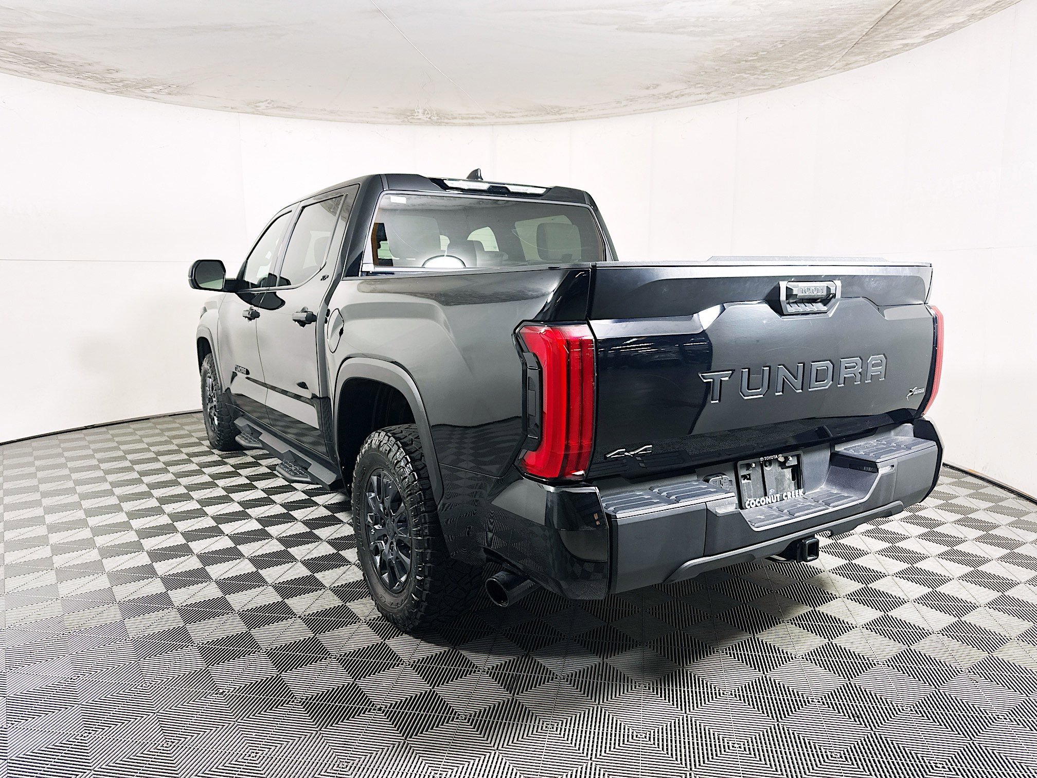 2025 Toyota Tundra thumbnail 7