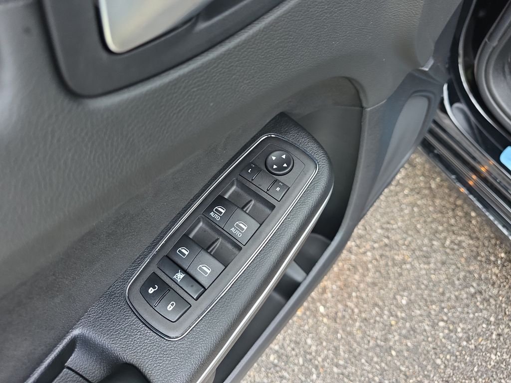 Used 2023 Black Chrysler C image 19