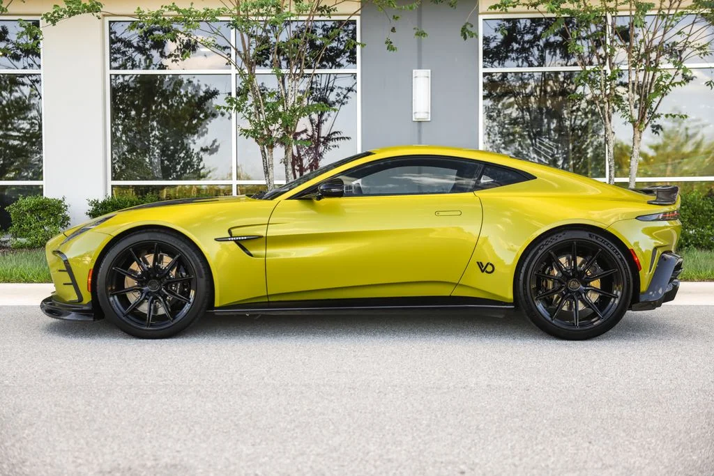 Used 2025 Yellow Aston Martin Base image 38