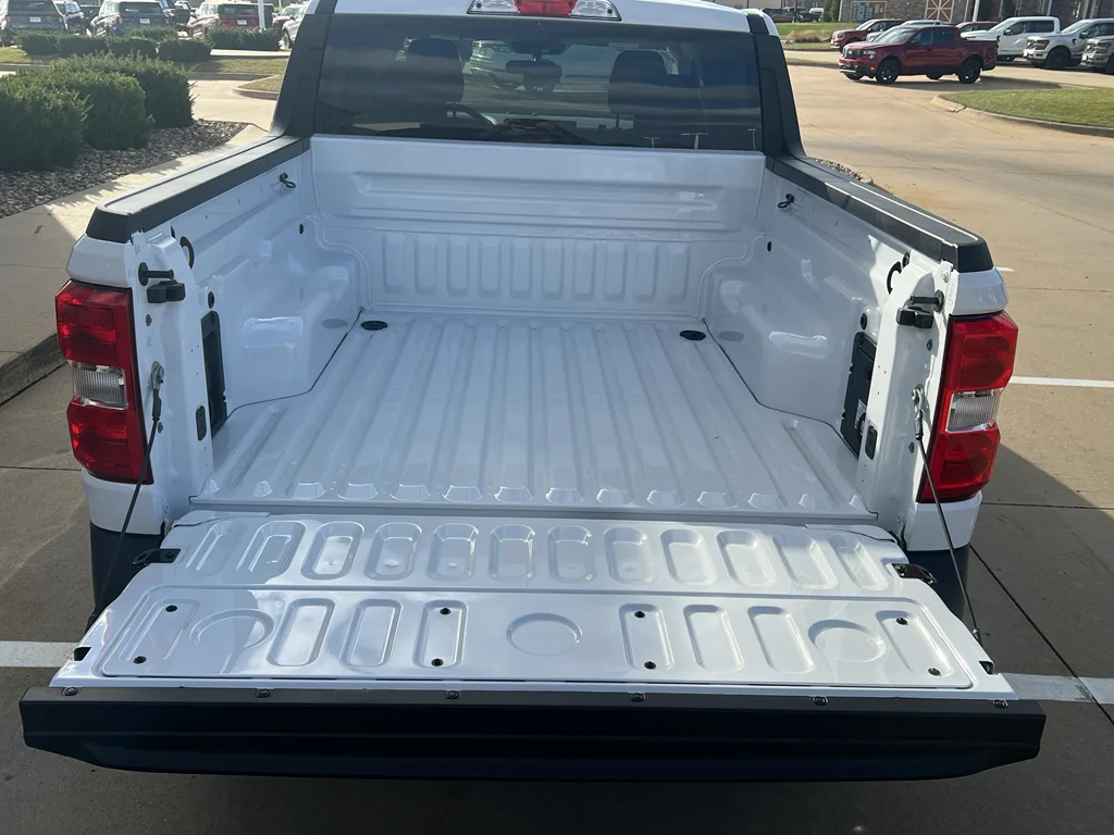 2025 Ford Maverick XLT - Photo 9