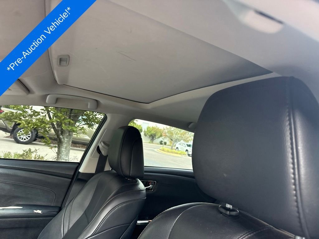 Used 2016 Silver Toyota XLE Premium image 6