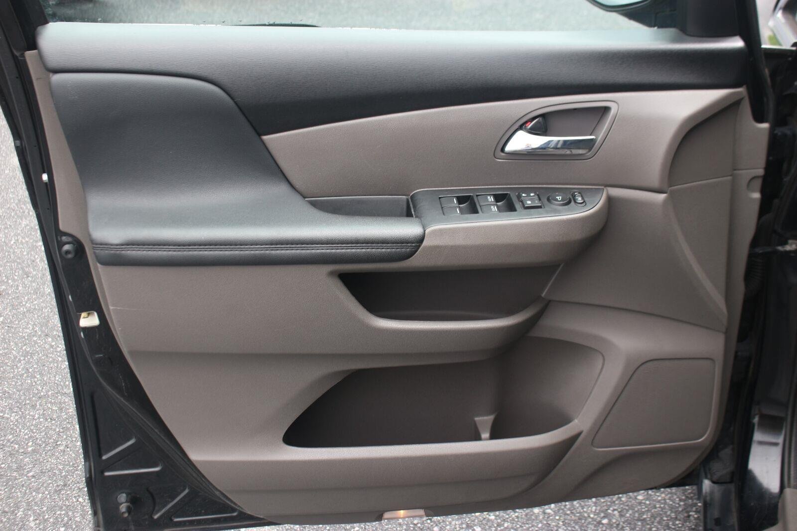 Used 2016  Honda EX-L image 12