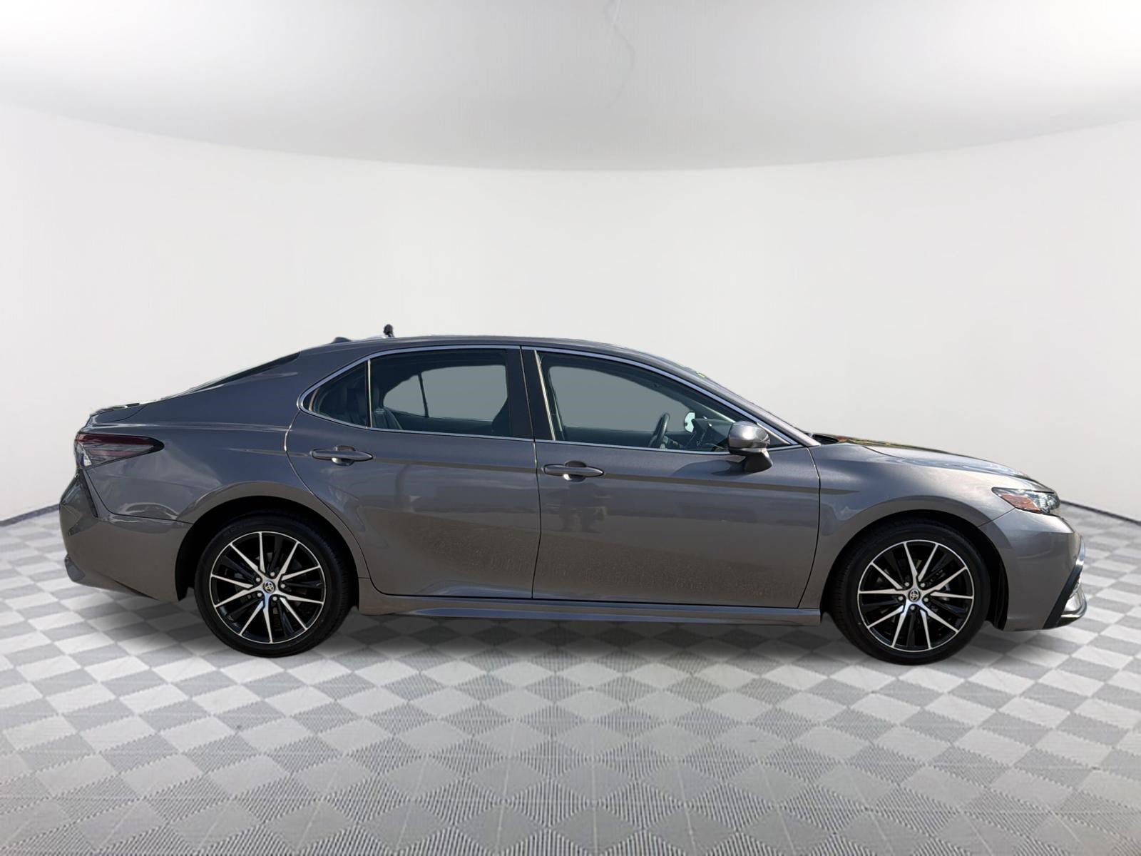 Used 2021 Predawn Gray Mica Toyota SE image 18