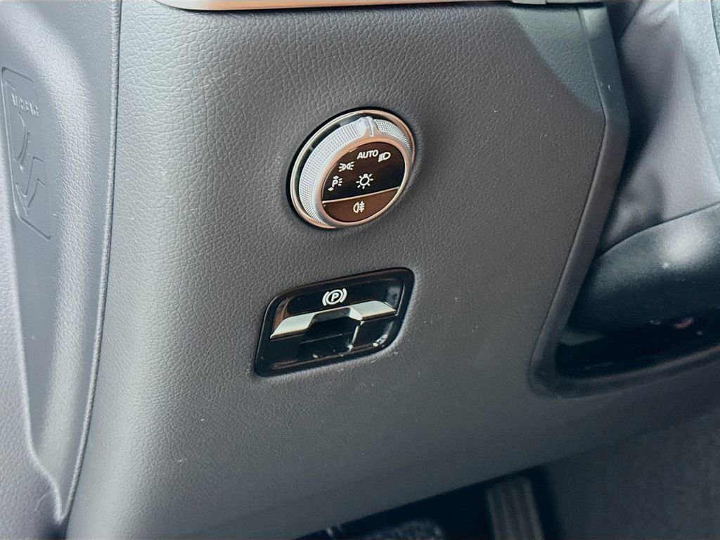 New 2026 Polar White Mercedes-Benz GLC 300 image 42
