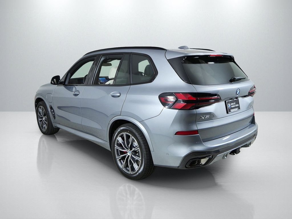 New 2026 Skyscraper Grey Metallic BMW xDrive50e image 14
