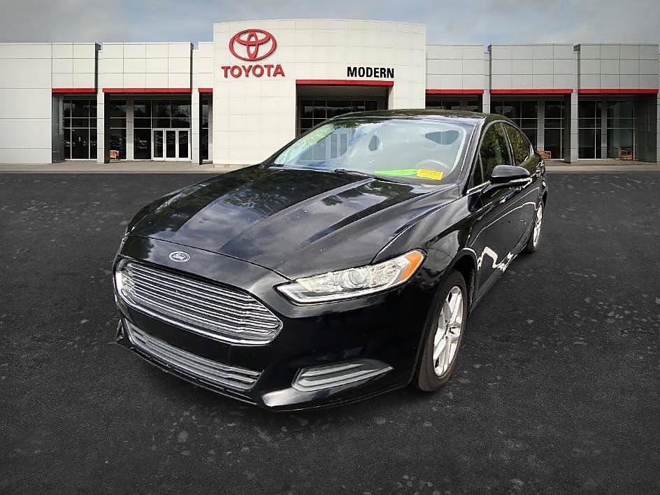 Used 2016 Shadow Black Ford SE image 1