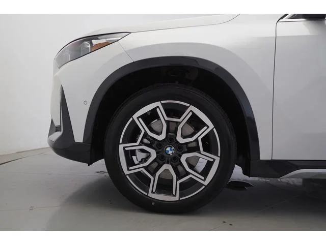 New 2027 Mineral White Metallic BMW xDrive28i image 5