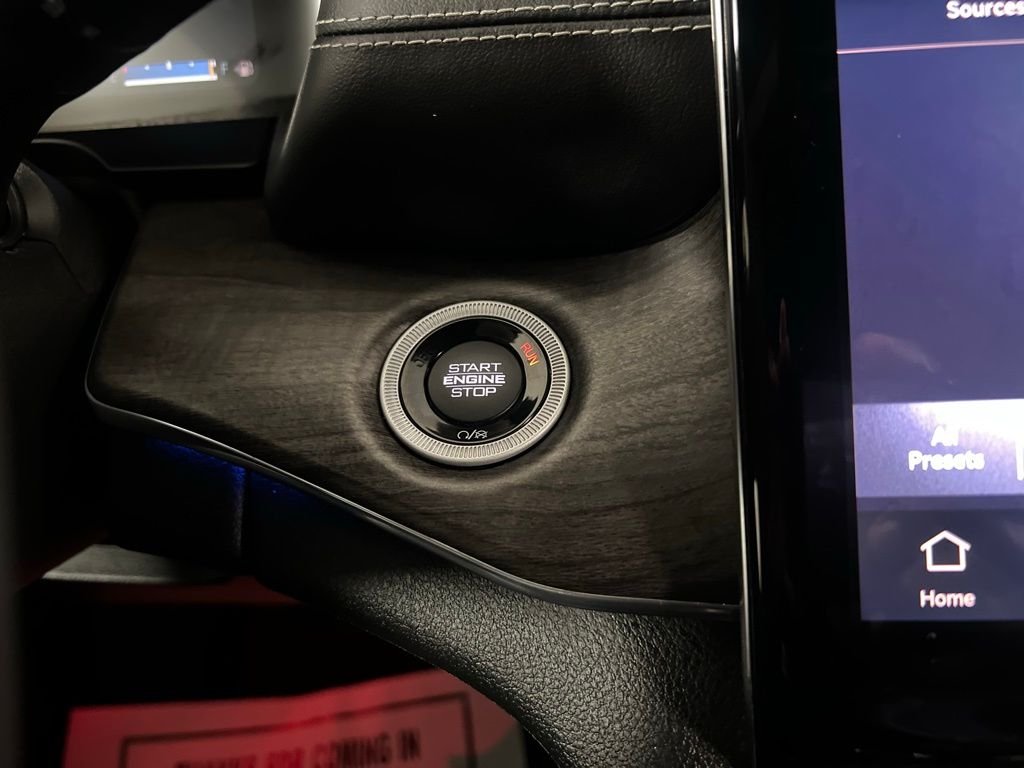 2023 Jeep Grand Cherokee Overland - Photo 39