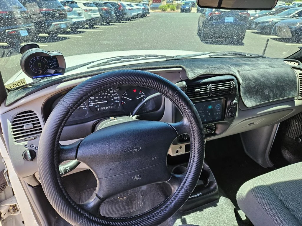 Used 2000 White Ford XL image 11