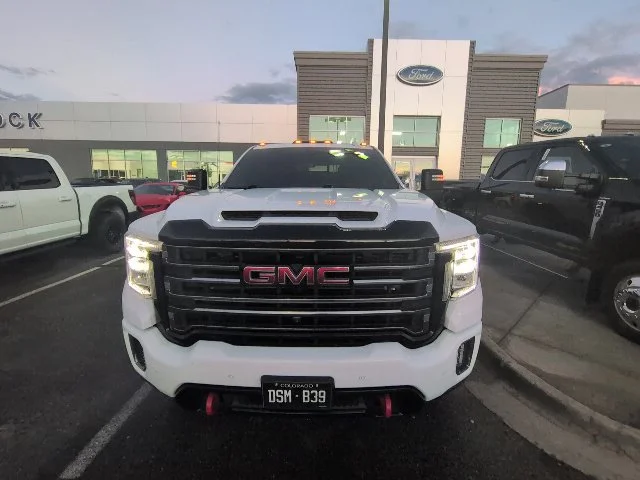 Used 2021 White GMC AT4 image 2