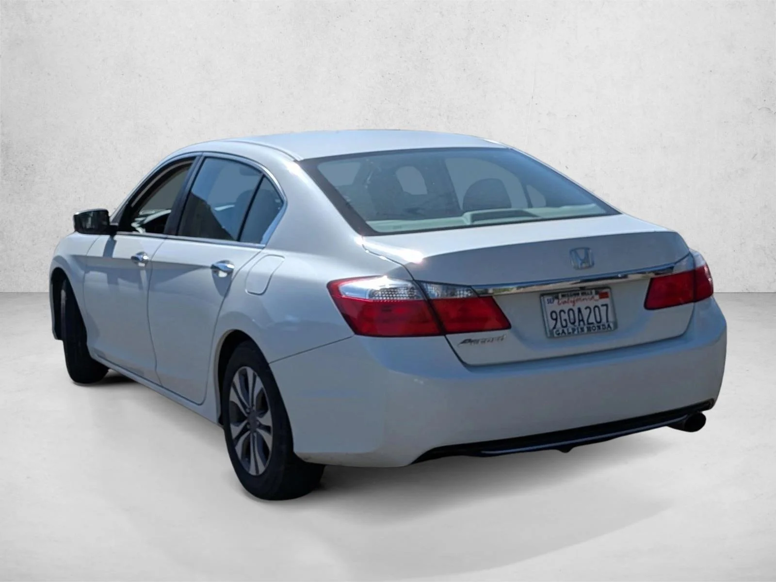 Used 2013 White Honda LX image 7
