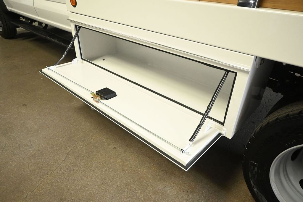 New 2026 Oxford White Ford XL image 25