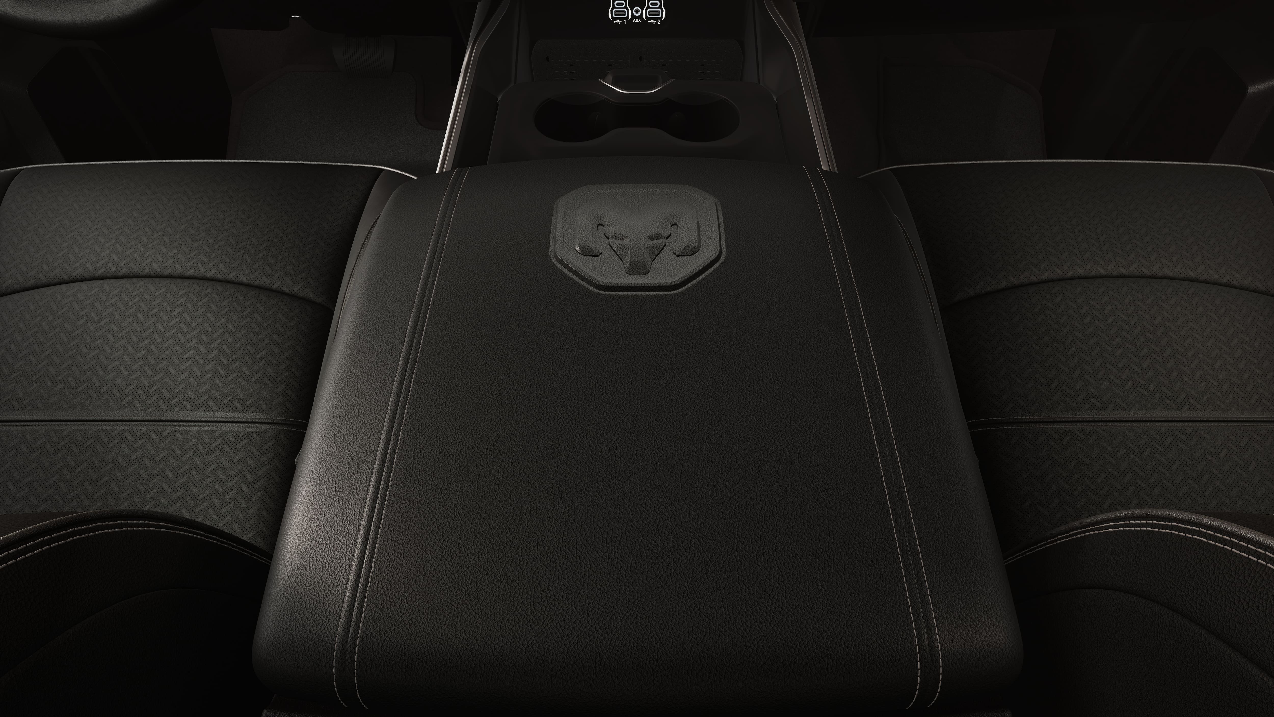 New 2026 Diamond Black Crystal Pearl-Coat Exterior Paint RAM LARAMIE image 16