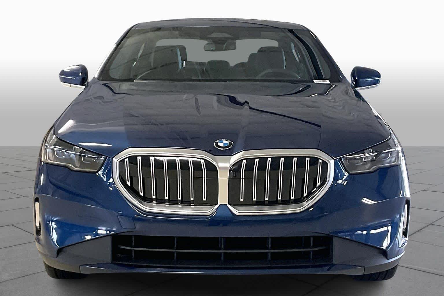 Used 2026 Phytonic Blue Metallic BMW 530i image 3
