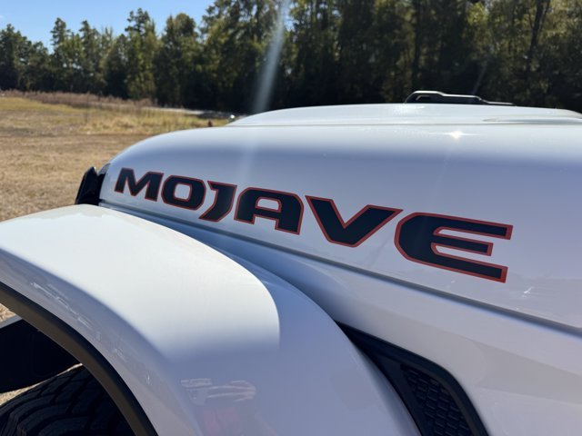 Used 2025 Bright White Clearcoat Jeep Mojave image 13