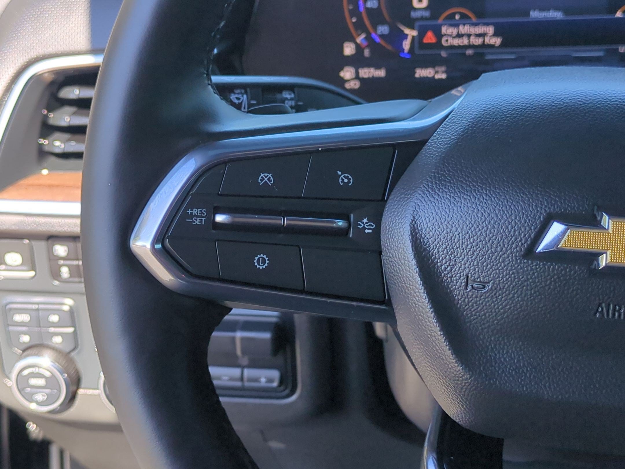 2025 Chevrolet Suburban High Country - Photo 18