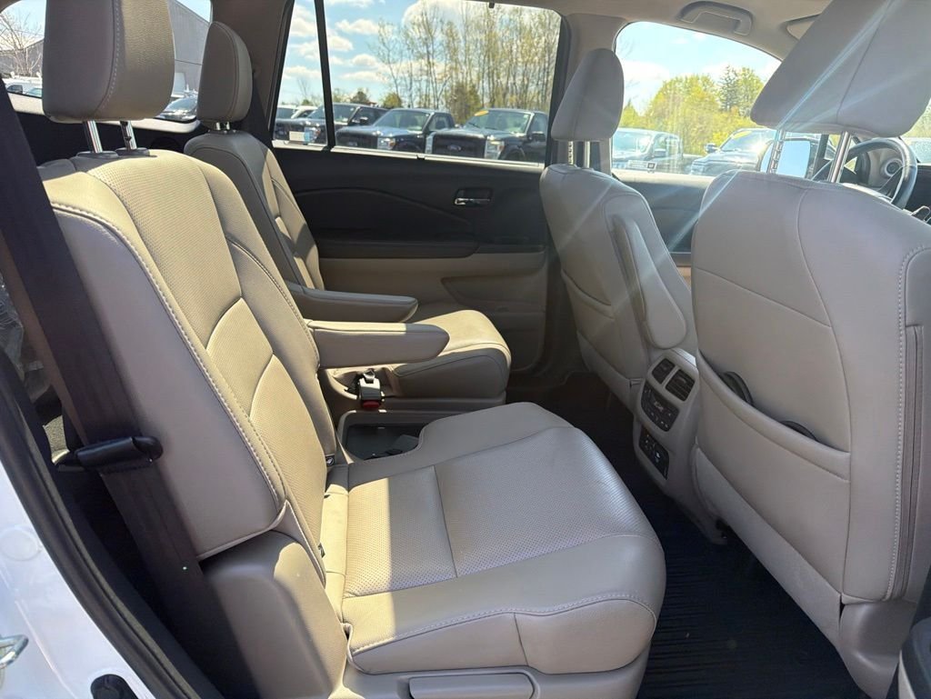 Used 2016 White Honda Elite image 24