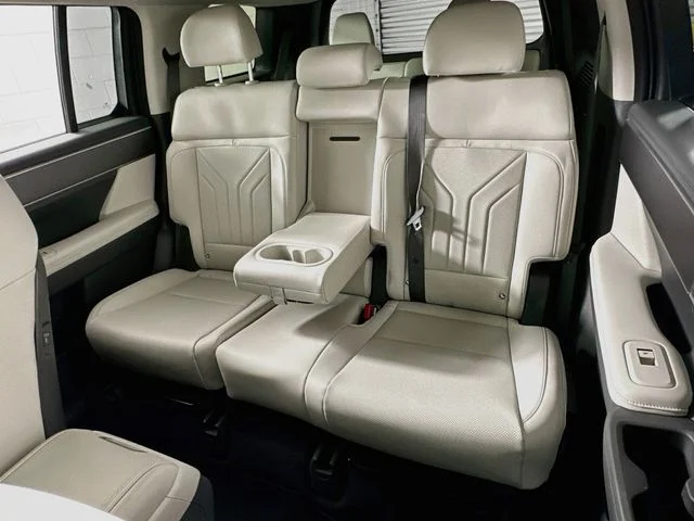 New 2027 Gray Hyundai SEL image 11