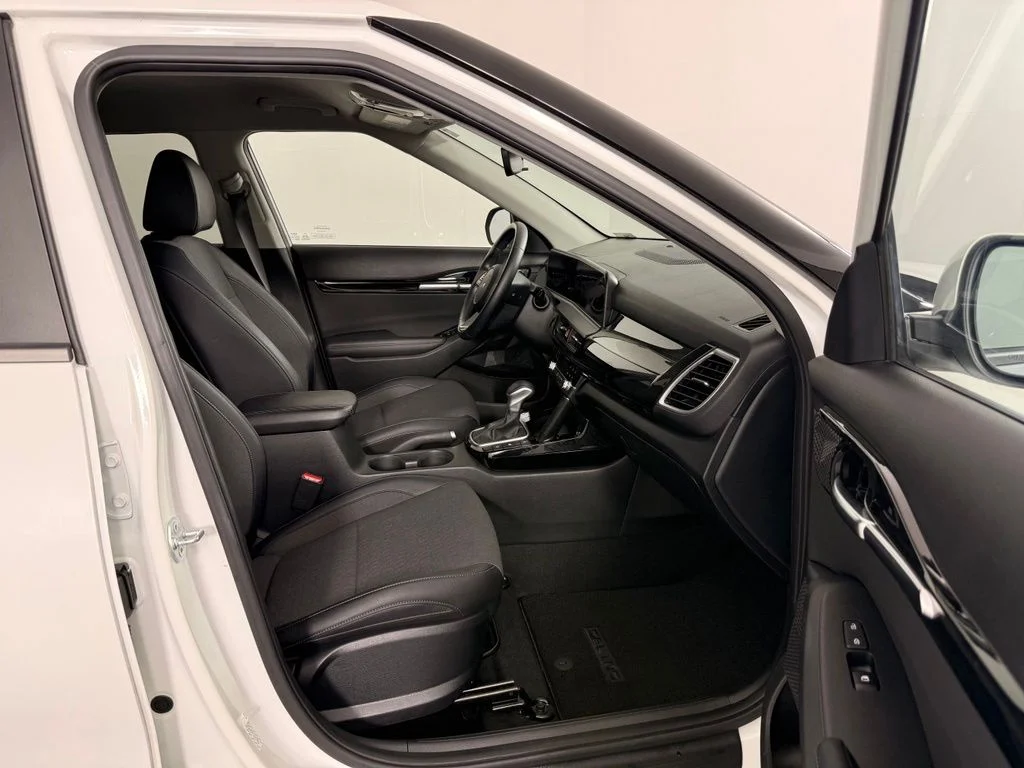 Certified Used 2024 White Kia S image 18