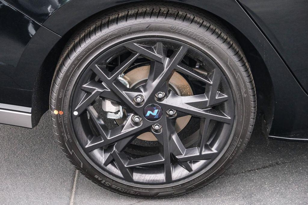 2025 Hyundai Elantra N Line - Photo 9