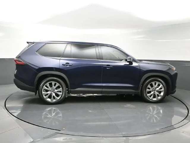 Used 2026  Toyota Limited image 8