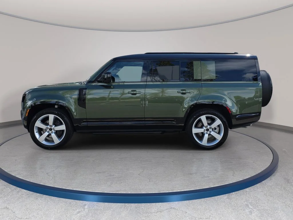 New 2026 Woolstone Green LAND ROVER X-Dynamic SE image 4
