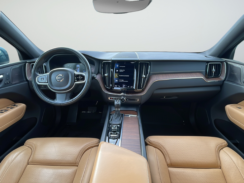 Used 2021 Blue Volvo T5 Inscription image 10