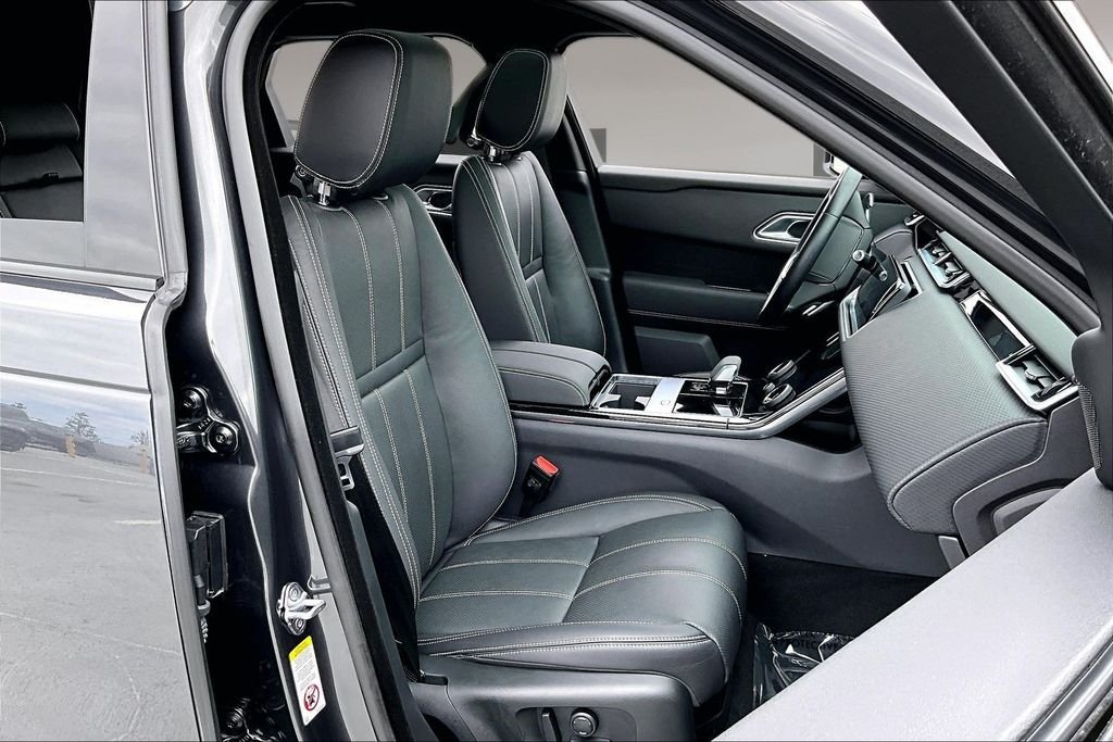 Used 2022 Carpathian Gray Premium Metallic Land Rover P250 R-Dynamic S image 27