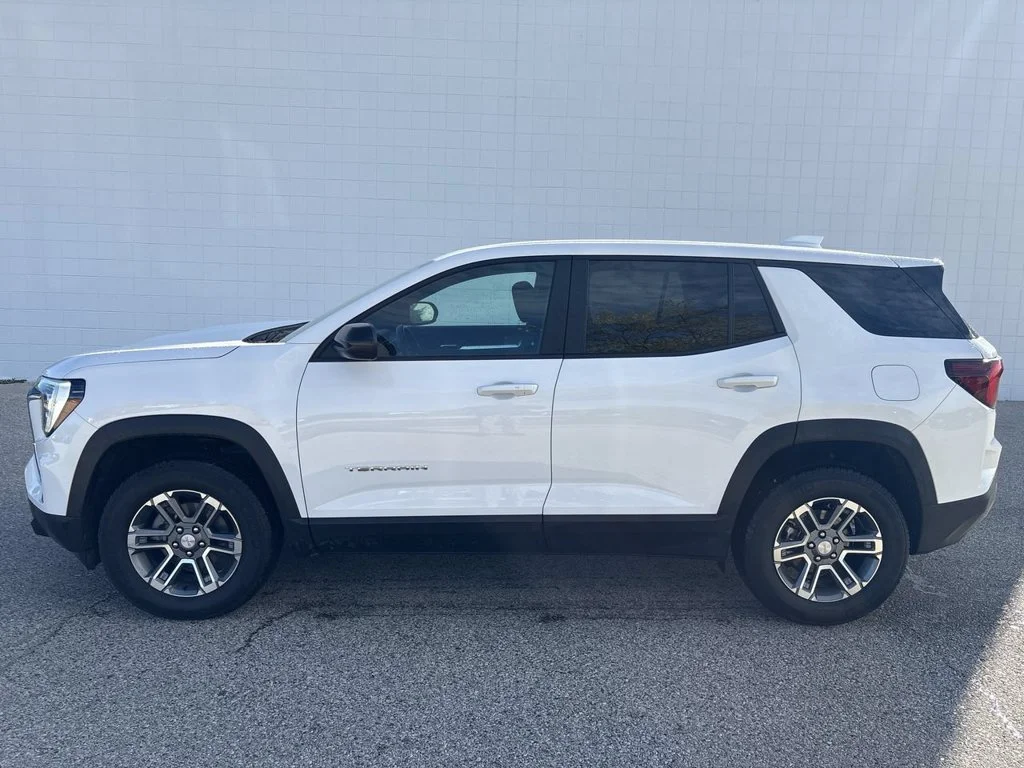 Used 2026 Summit White GMC Elevation image 10