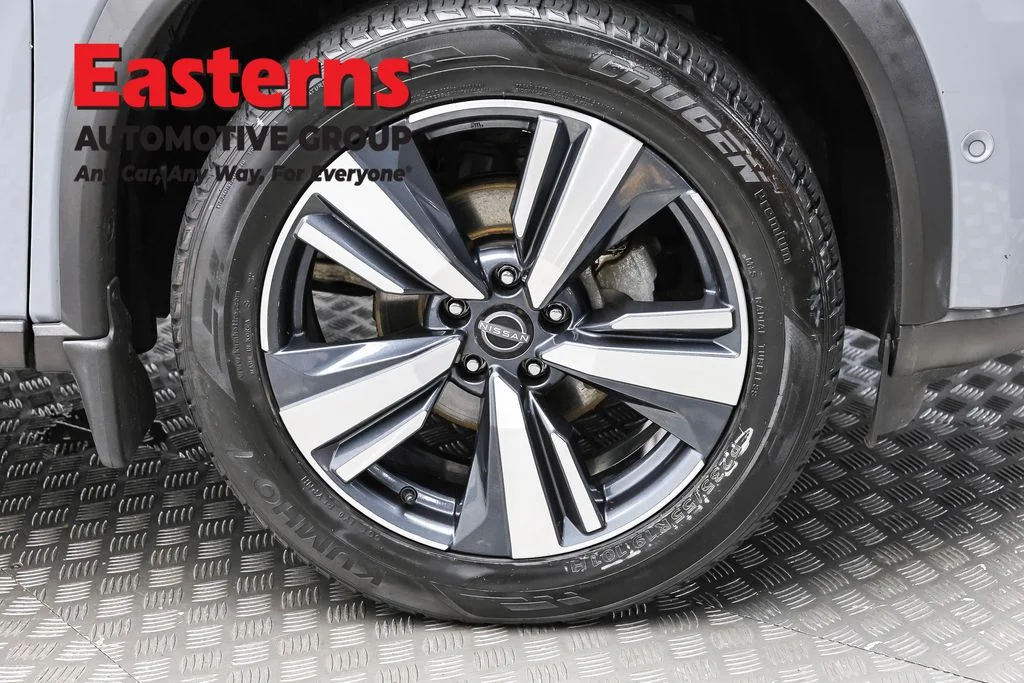 Used 2023 Gray Nissan SL image 30