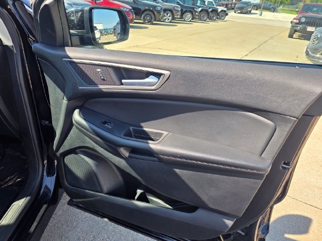 Used 2024 Agate Black Metallic Ford SEL image 14