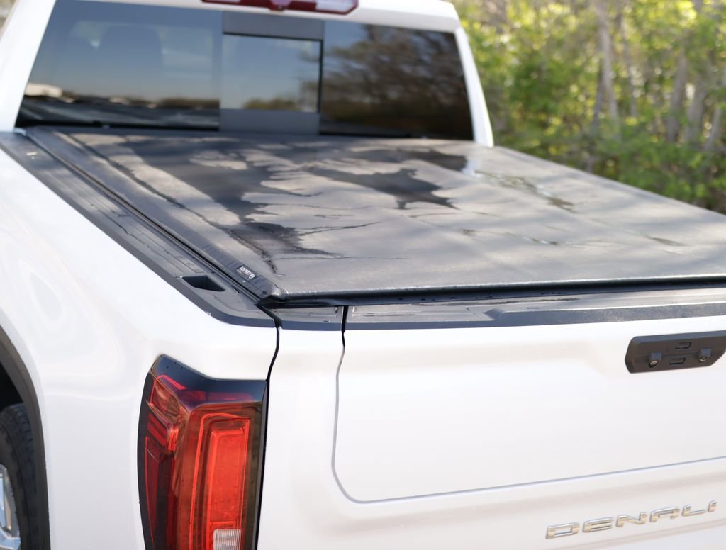 Used 2023 White Frost Tricoat GMC Denali image 30