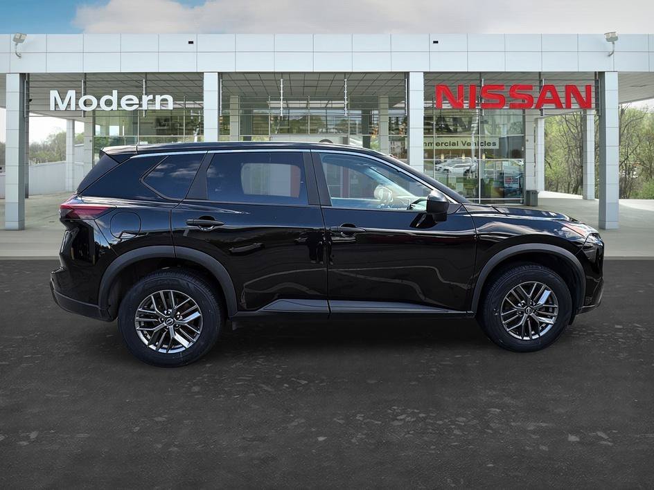 Certified Used 2024 Super Black Nissan S image 6