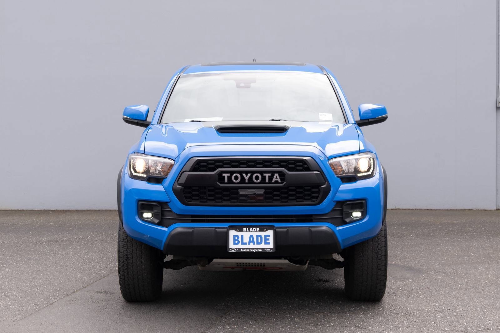 Used 2019  Toyota SR image 17