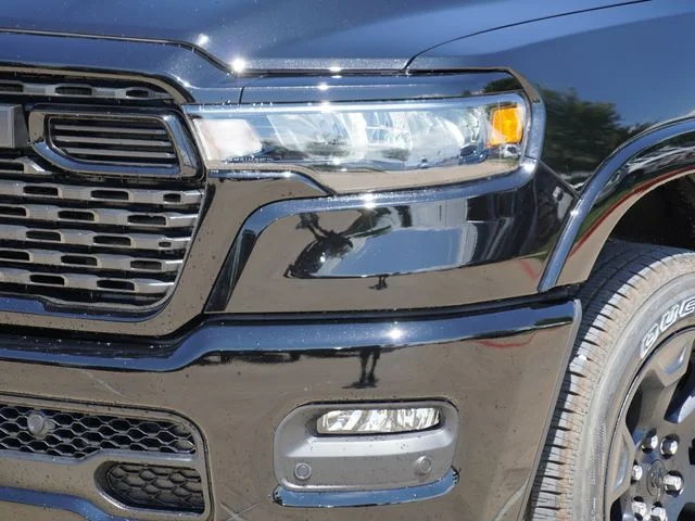 New 2026 Diamond Black Crystal Pearl-Coat Exterior Paint RAM Big Horn/Lone Star image 8