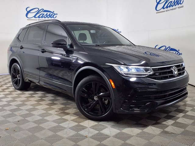 Pre-Owned 2024 Volkswagen Tiguan SE R-Line Black